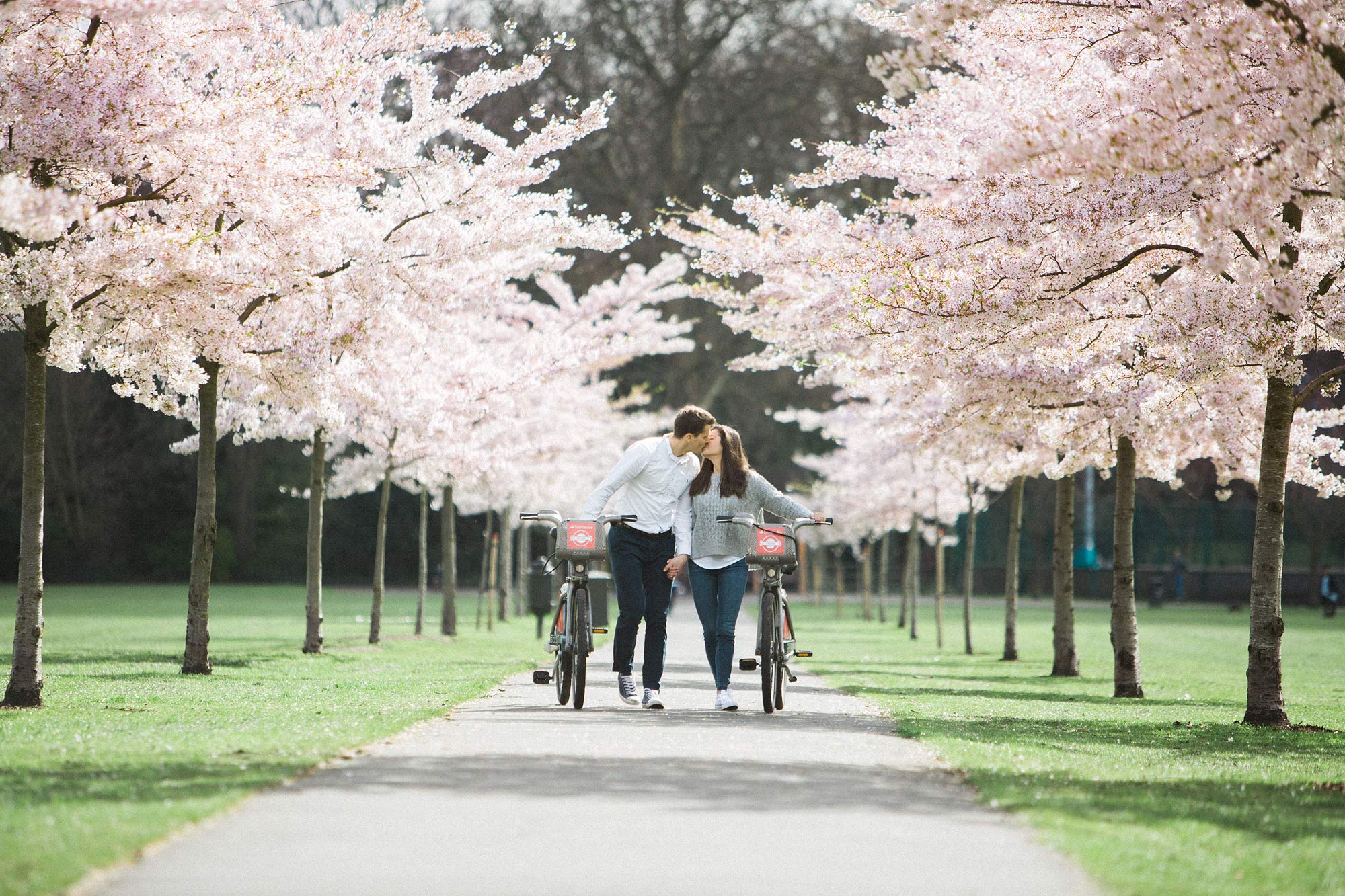 cherry blossom london engagement photos