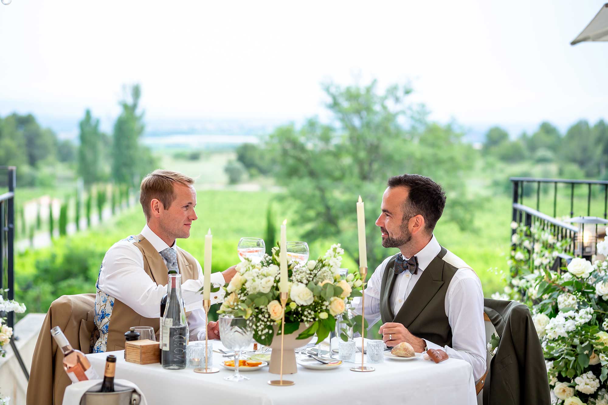 The couple sit down to eat