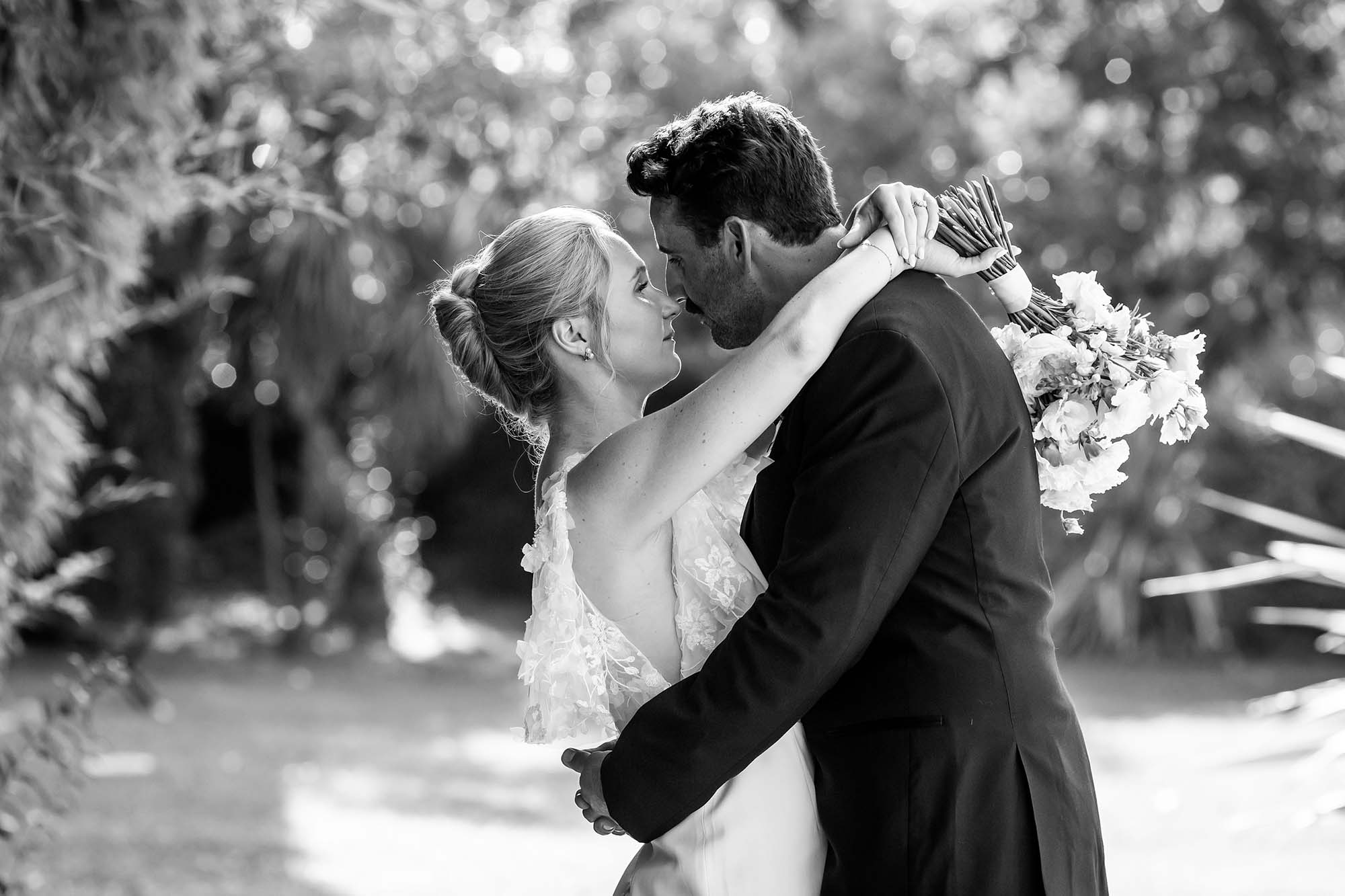 Couple at Chateau Rieutort wedding