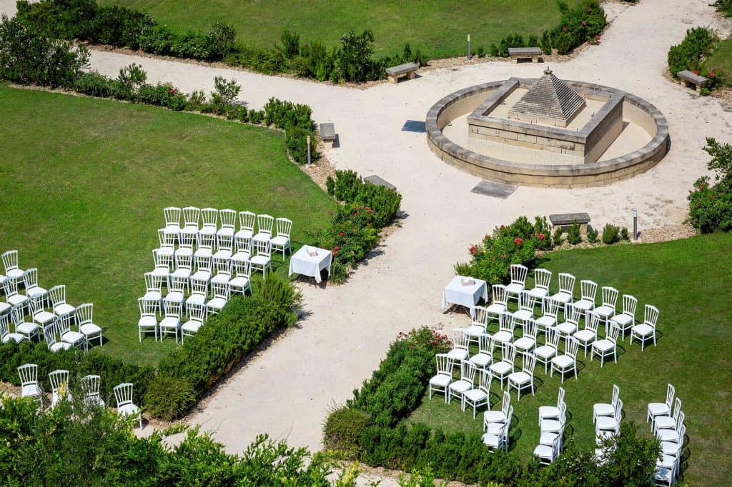 Outdoor ceremony seating