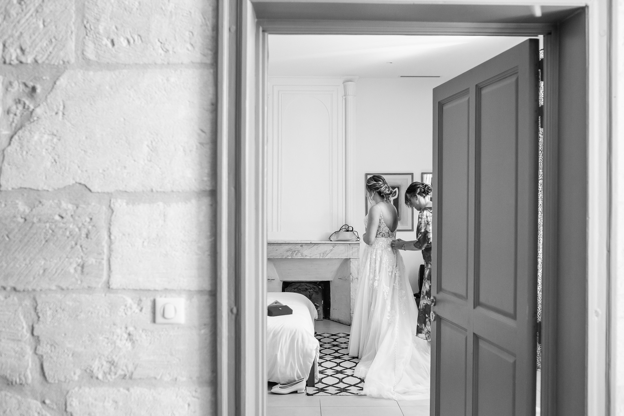 Hannah getting ready inside Château Bellefontaine